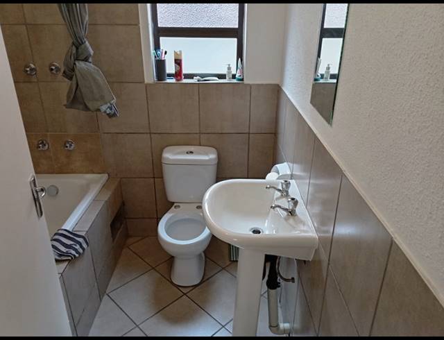 2 BEDROOM TOWNHOUSE FOR SALE IN ALBERTSDAL
